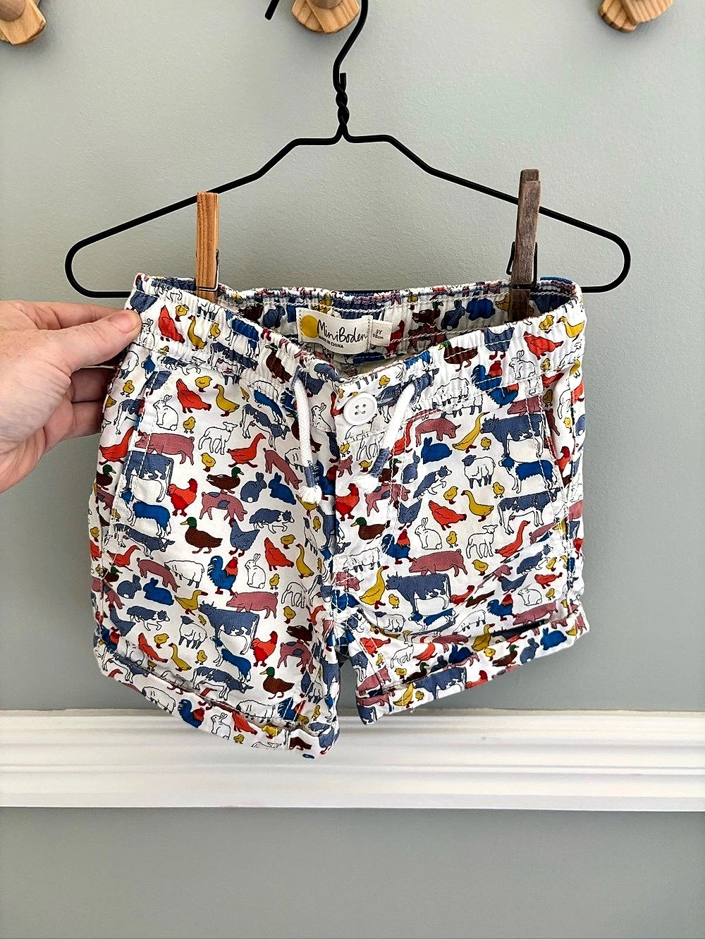 Mini Boden Boys Farm Animal Print Shorts Size 3Y